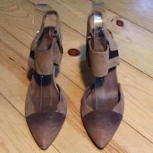 Donald J Pliner Brava camel suede pump